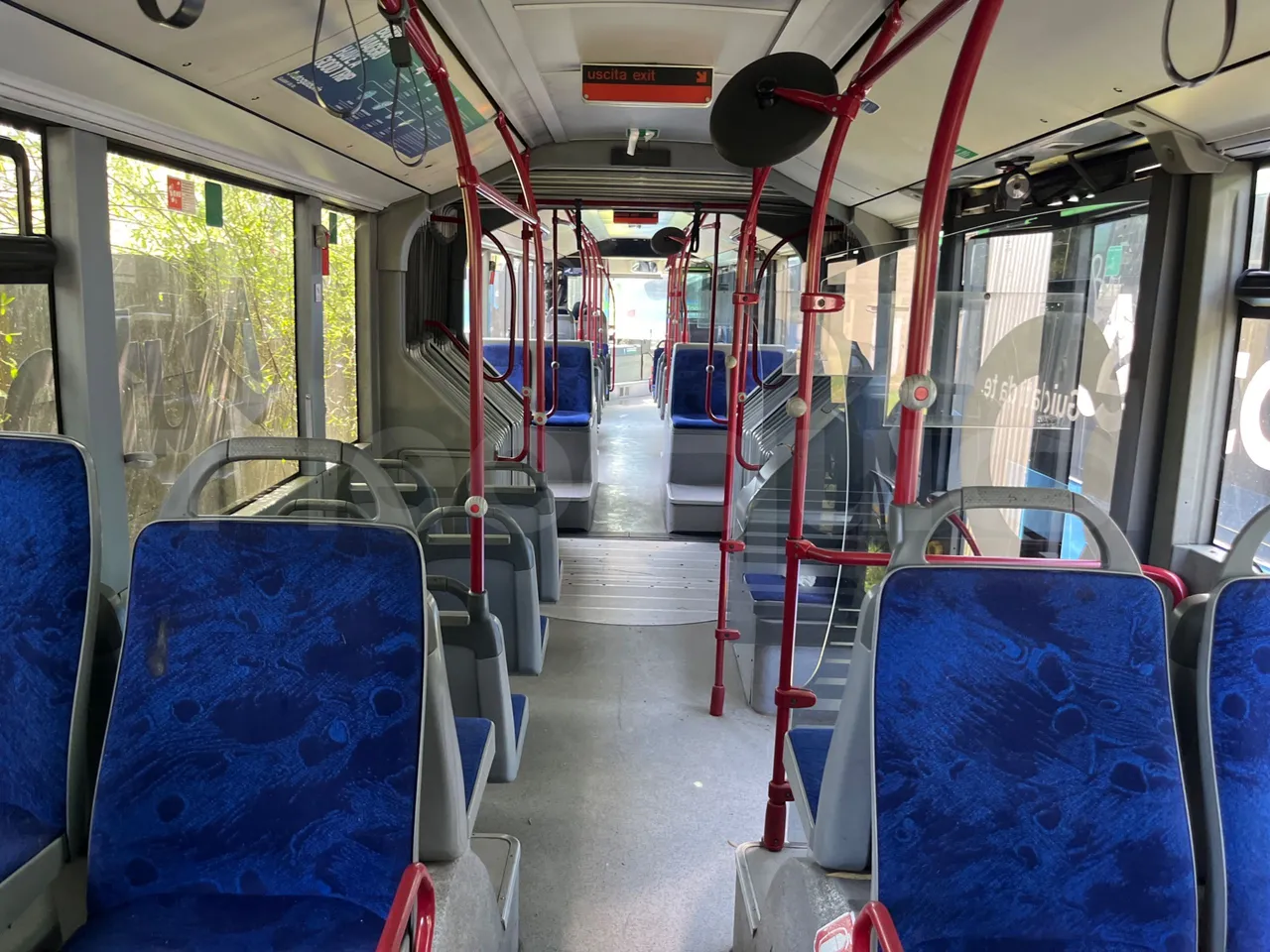 Mercedes-Benz Citaro G O530/Euro 4 - 260 Kw - 17,940 Mt - forward view all seats last row height