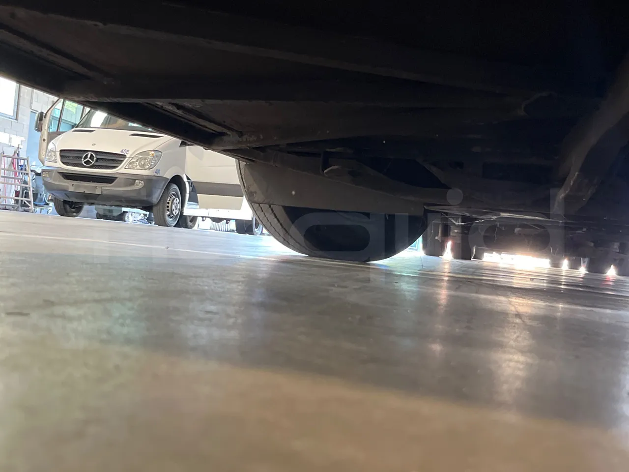 Mercedes-Benz Citaro G O530/Euro 4 - 260 Kw - 17,940 Mt - front axle right side