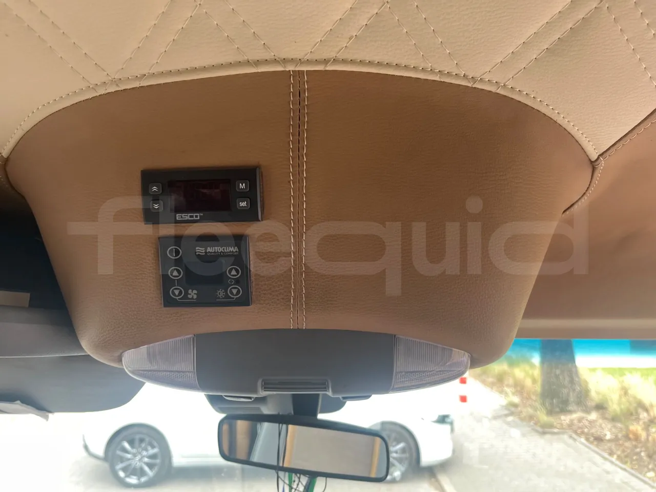 Mercedes-Benz Sprinter 519 CDI - hostes microphone accessories photo