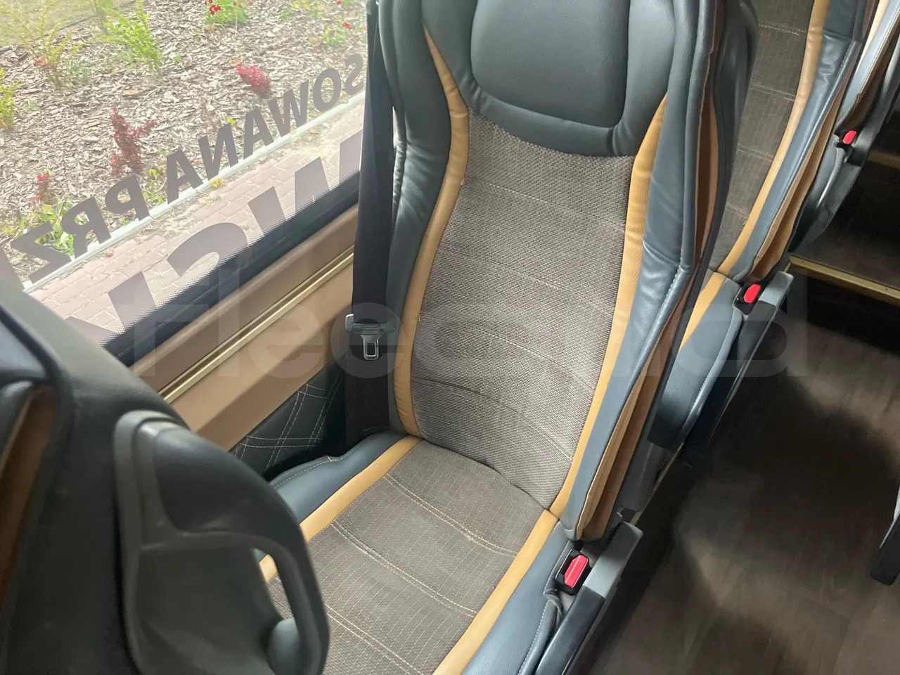 Mercedes-Benz Sprinter 519 CDI - radio accessories photo