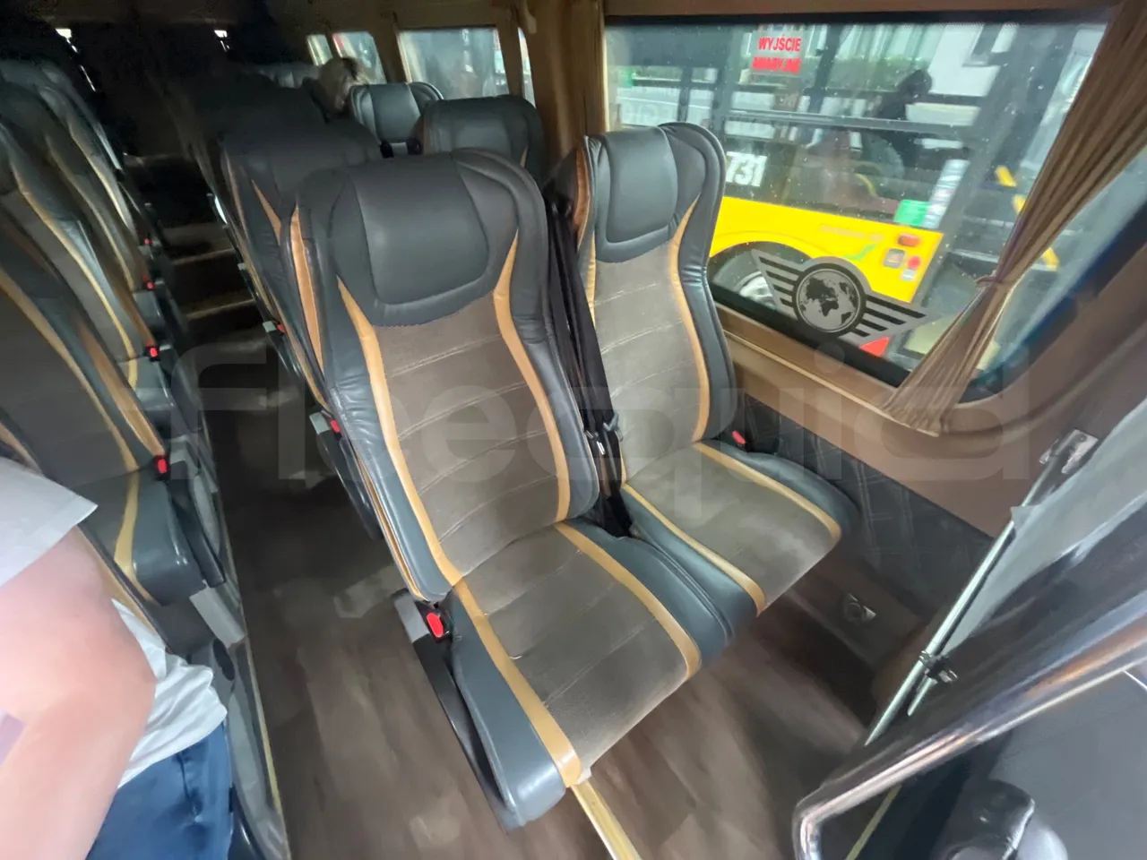 Mercedes-Benz Sprinter 519 CDI - buttons panels on (mandatory for bus to scrap)