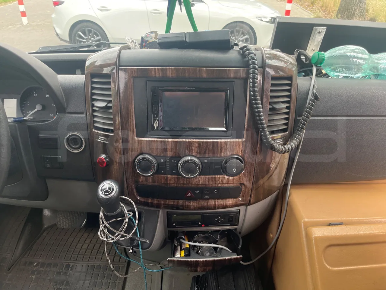 Mercedes-Benz Sprinter 519 CDI - driver's seat photo (mandatory for bus to scrap)