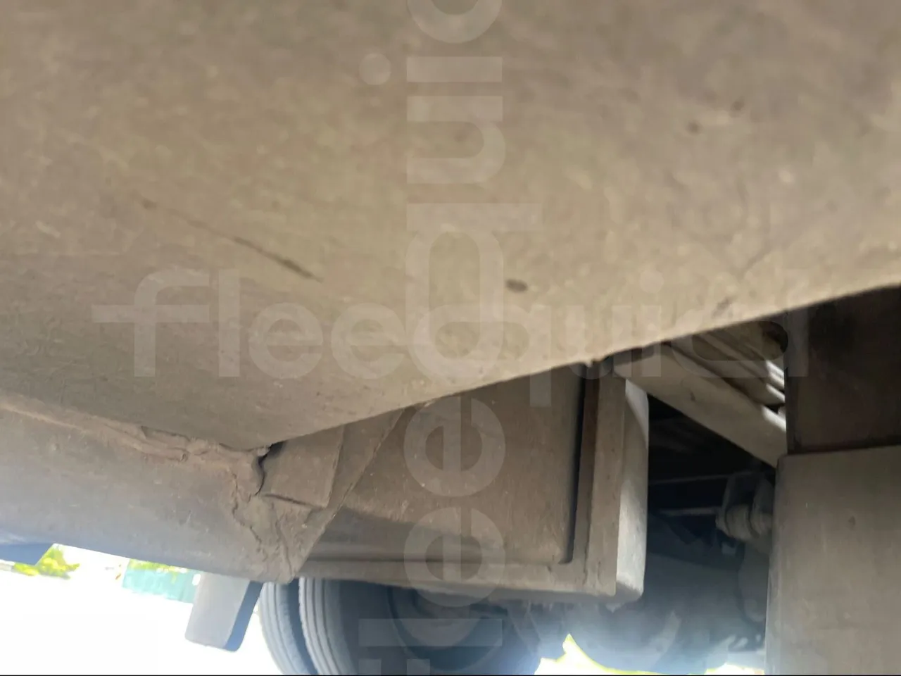 Mercedes-Benz Sprinter 519 CDI - front discs right