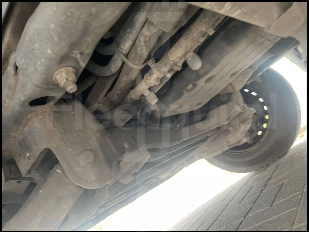 Mercedes-Benz Sprinter 519 CDI - front shock absorbers left