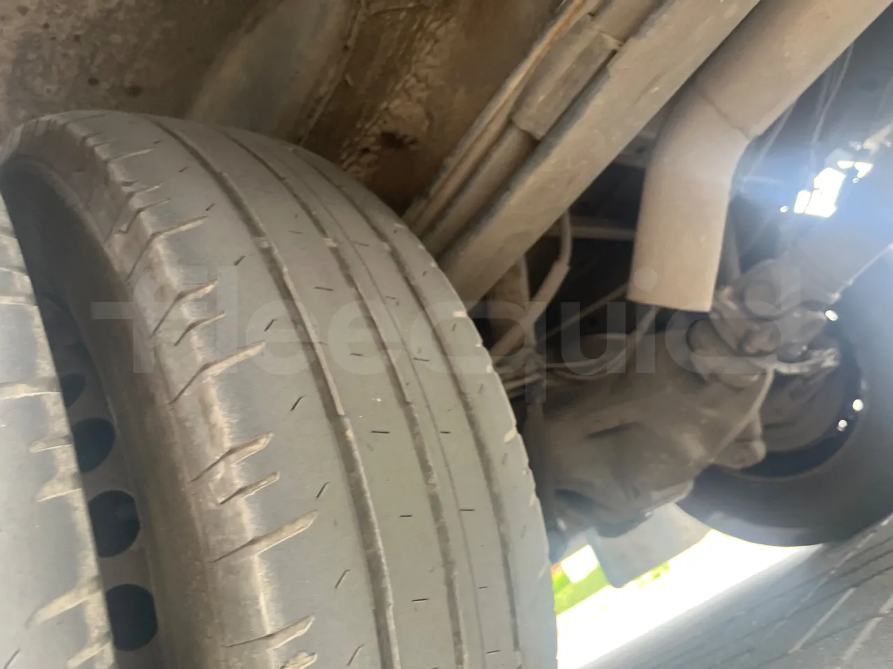 Mercedes-Benz Sprinter 519 CDI - front shock absorbers right
