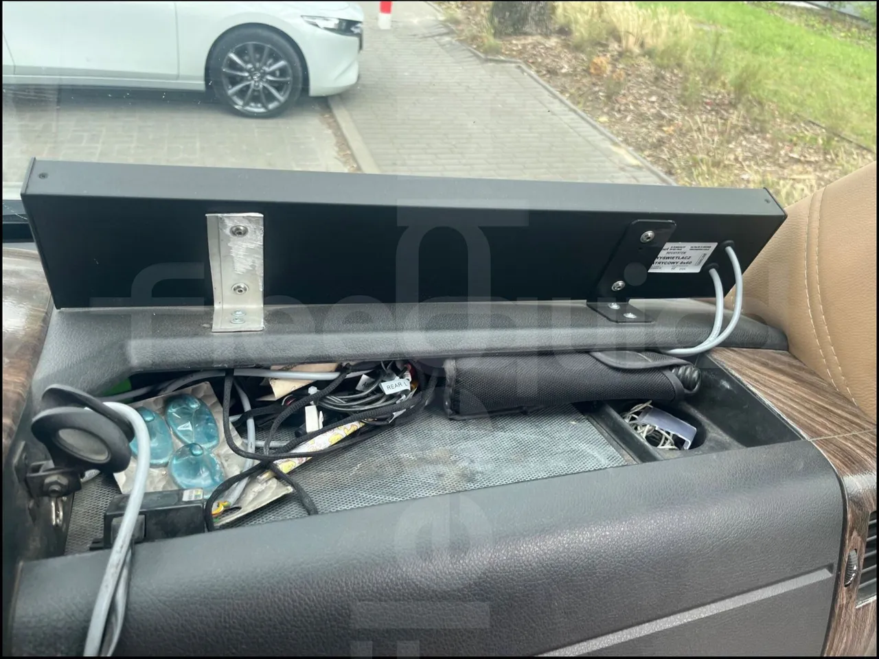 Mercedes-Benz Sprinter 519 CDI - handrails photo