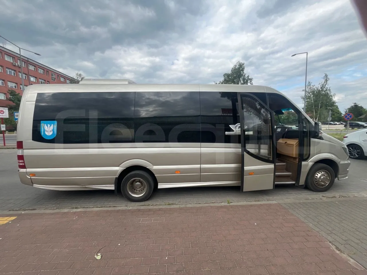 Mercedes-Benz Sprinter 519 CDI - rear hatch closed