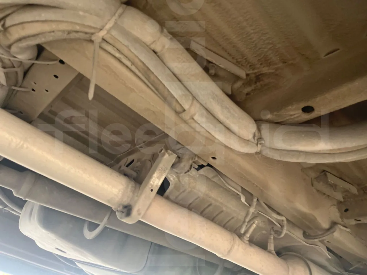 Mercedes-Benz Sprinter 519 CDI - front axle central