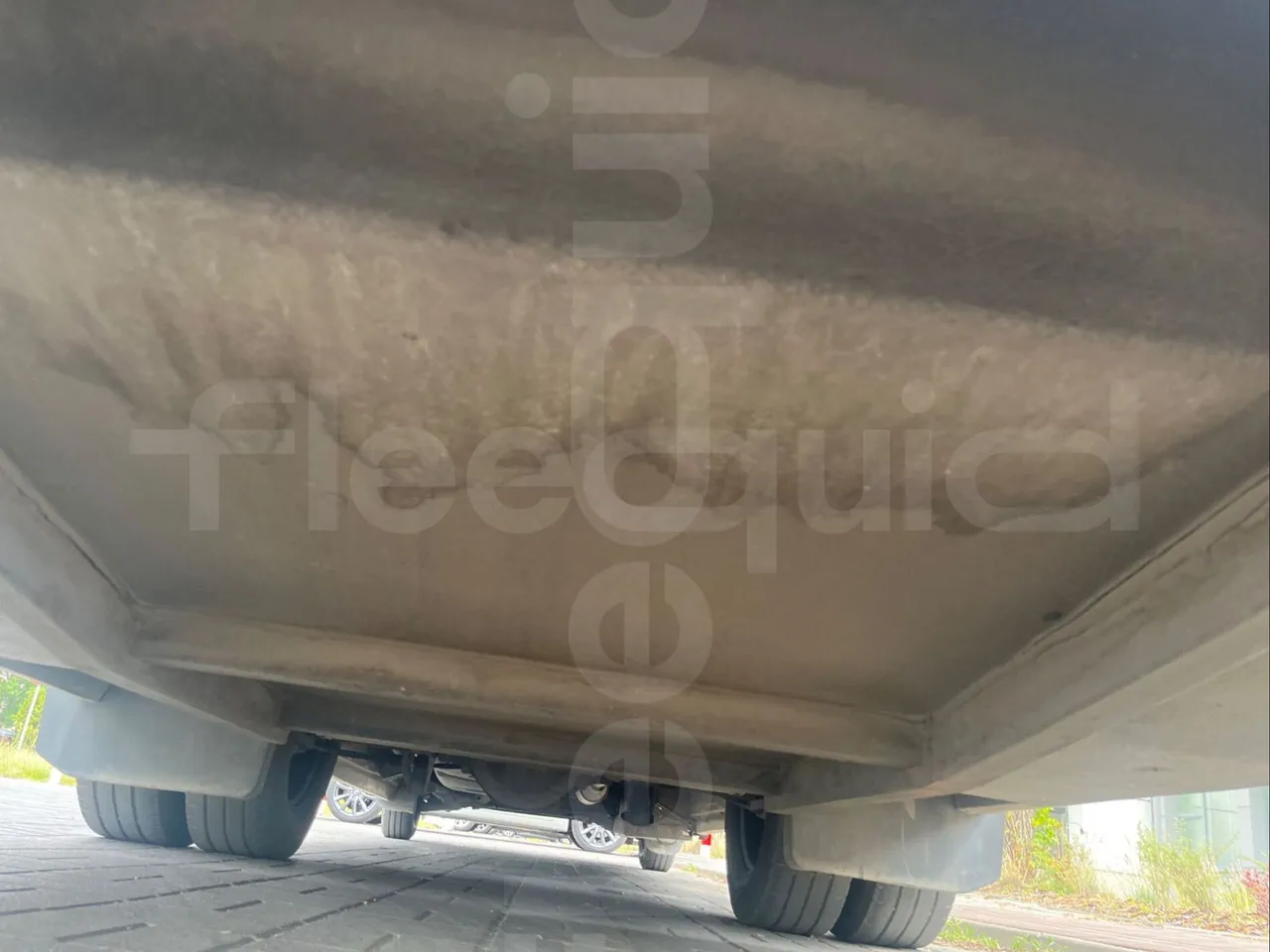Mercedes-Benz Sprinter 519 CDI - front axle right side