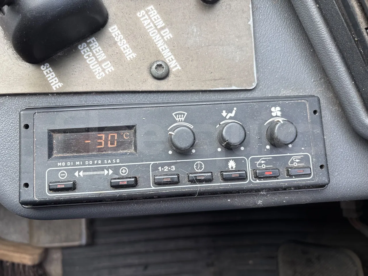 Mercedes-Benz Integro O550 447 N - EUR2 - 184kW - 12m - onboard devices 1