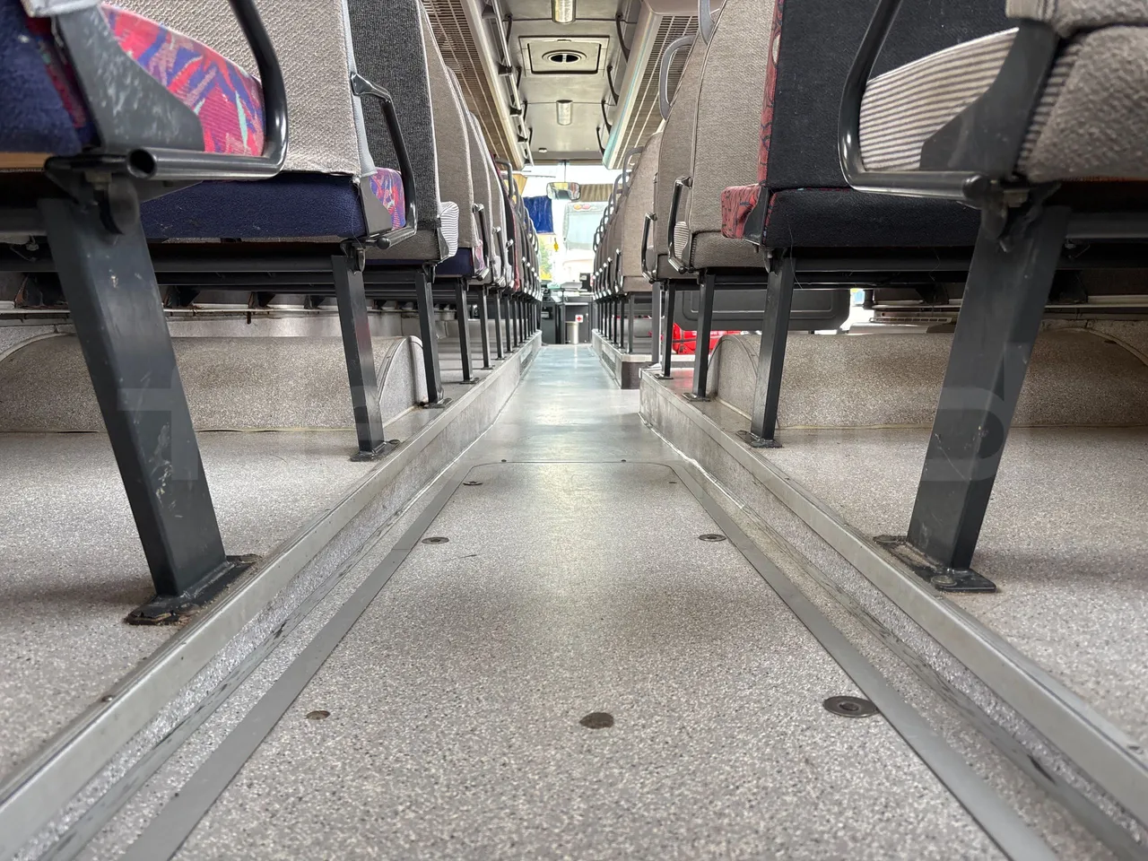 Mercedes-Benz Integro O550 447 N - EUR2 - 184kW - 12m - seat brackets photo