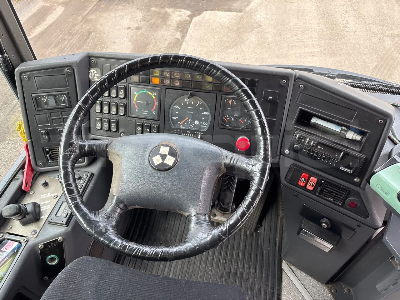 Mercedes-Benz Integro O550 447 N - EUR2 - 184kW - 12m - buttons panels on