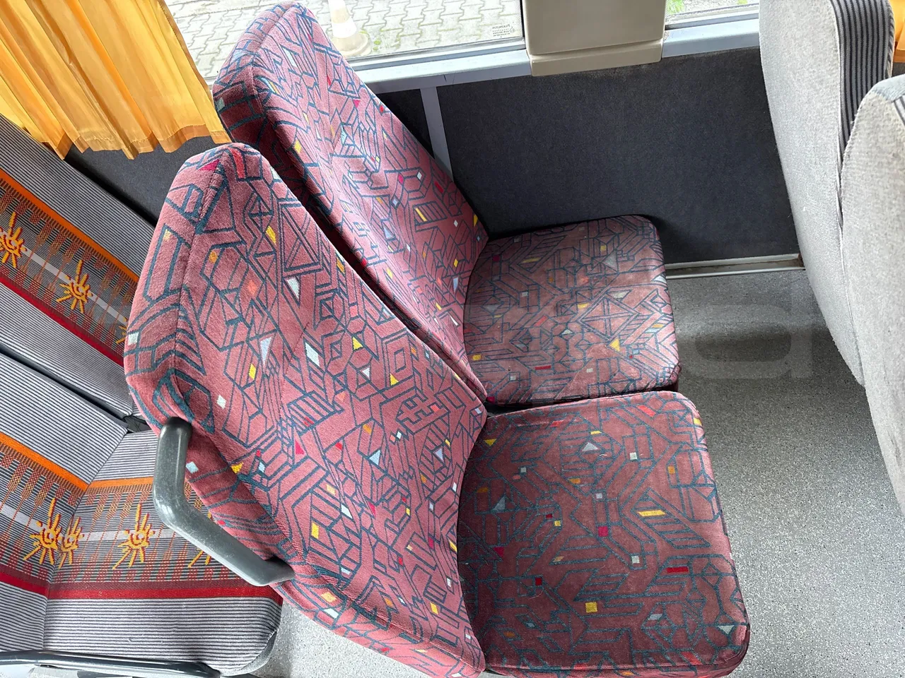 Mercedes-Benz Integro O550 447 N - EUR2 - 184kW - 12m - single seat detail