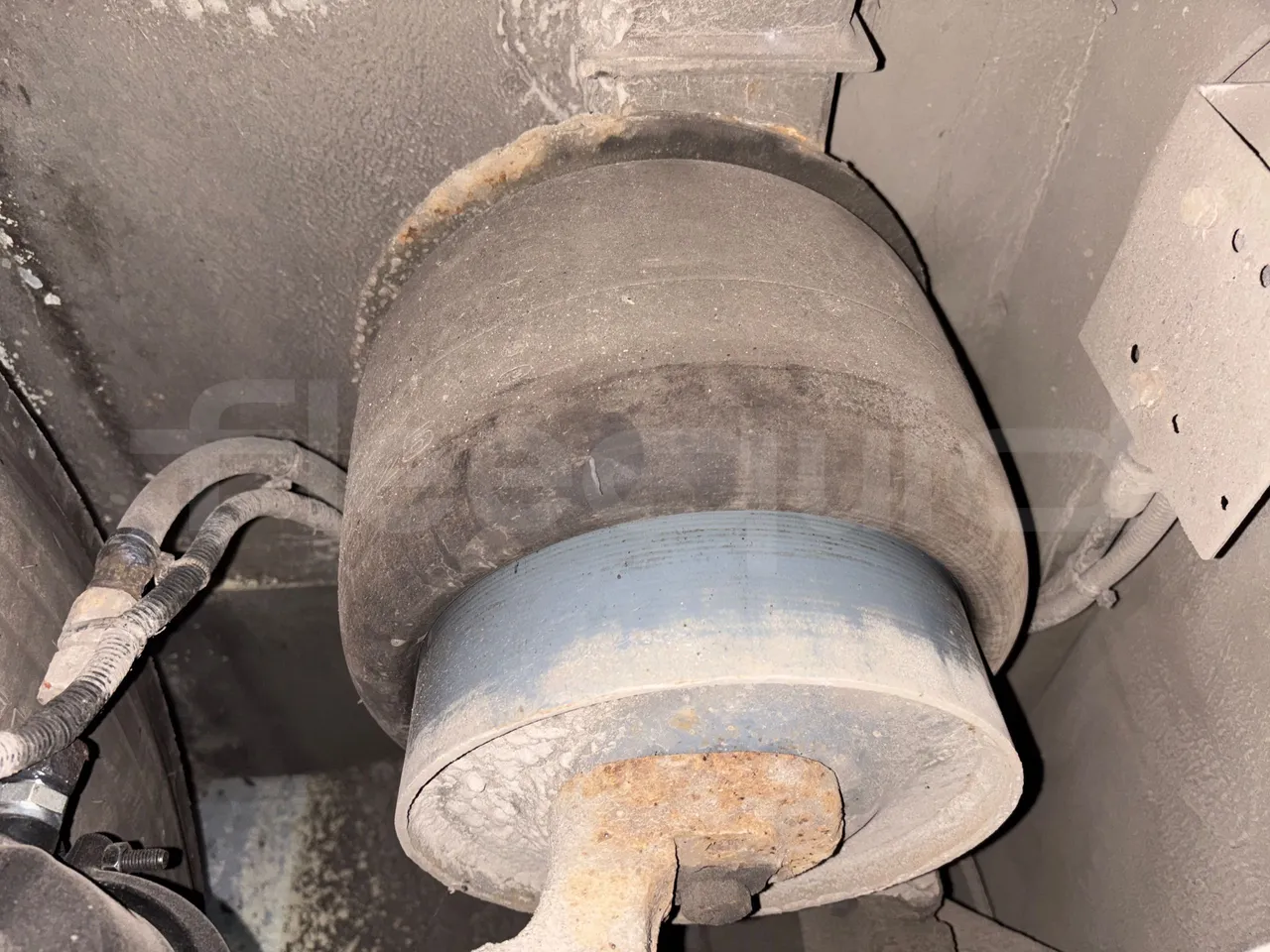 Mercedes-Benz Integro O550 447 N - EUR2 - 184kW - 12m - front air springs left