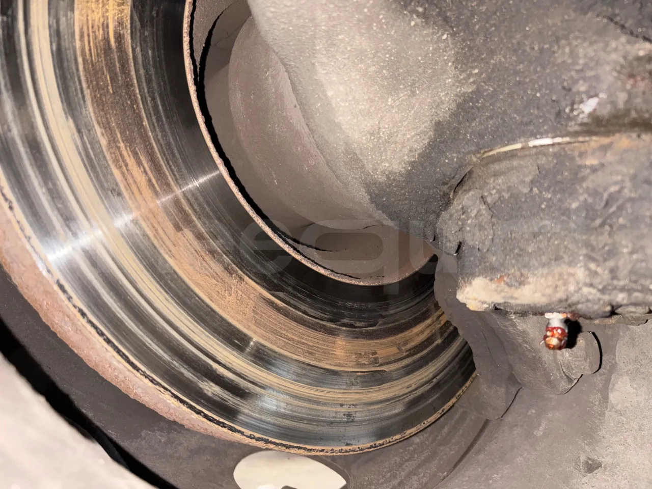 Mercedes-Benz Integro O550 447 N - EUR2 - 184kW - 12m - front discs left