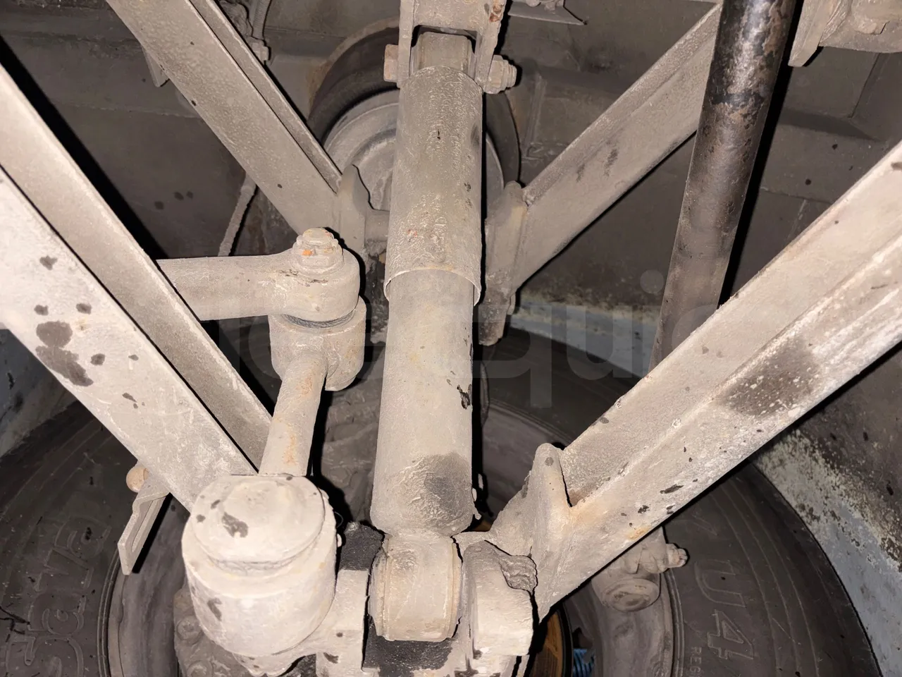 Mercedes-Benz Integro O550 447 N - EUR2 - 184kW - 12m - front shock absorbers right