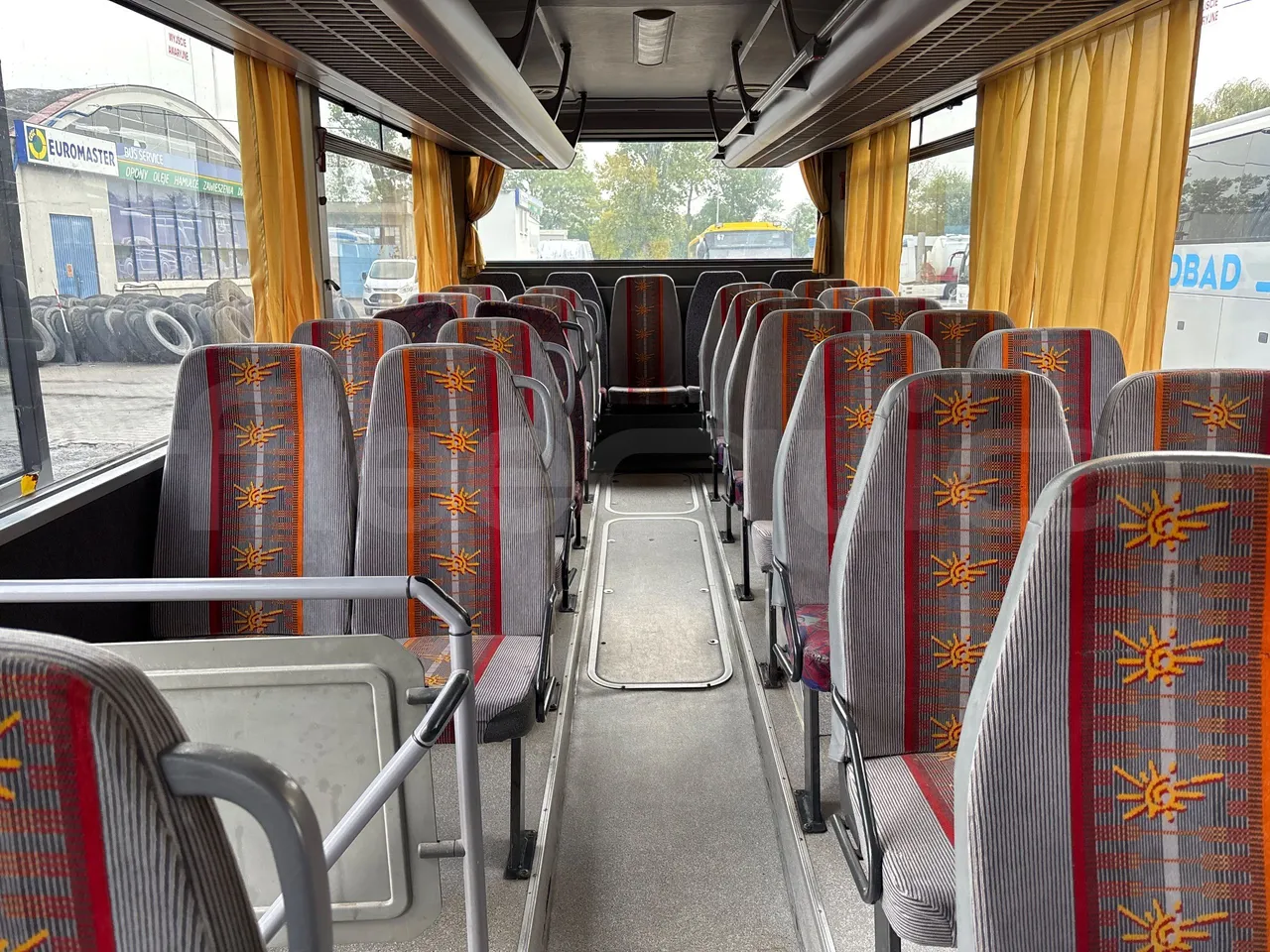 Mercedes-Benz Integro O550 447 N - EUR2 - 184kW - 12m - reverse view middle aisle