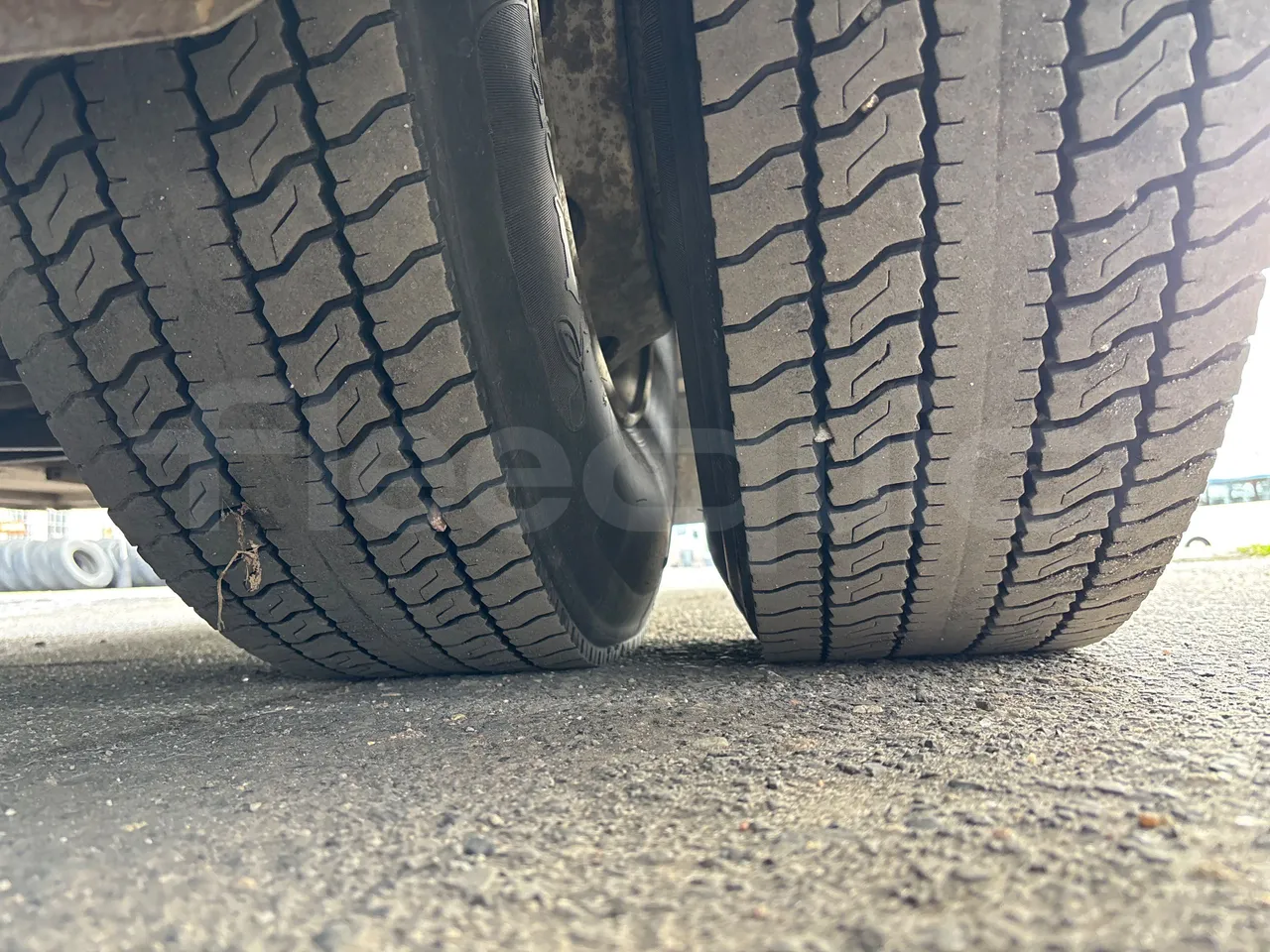 Mercedes-Benz Integro O550 447 N - EUR2 - 184kW - 12m - tread condition second axle tires left