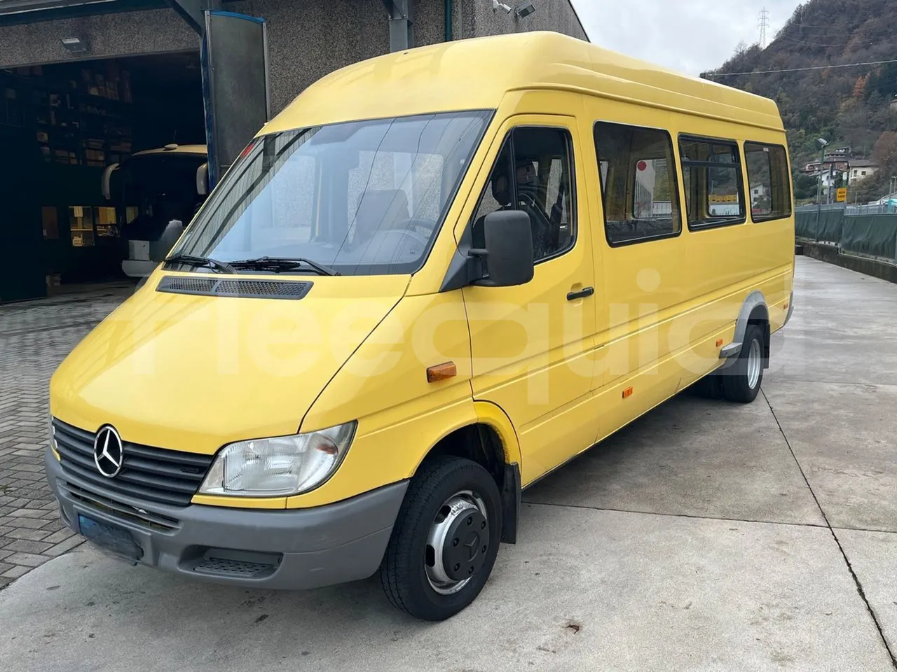 Mercedes-Benz Sprinter AGMB 413CDI - Euro 3 - 95 kW - 6.595 mt - 3/4 front left