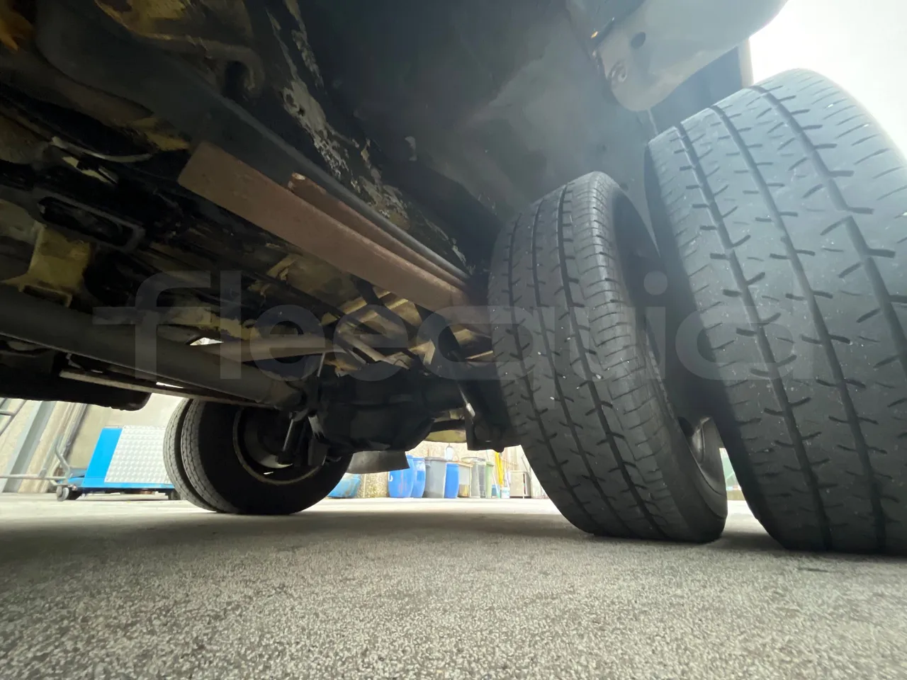 Mercedes-Benz Sprinter AGMB 413CDI - Euro 3 - 95 kW - 6.595 mt - axle 2 caliper brakes right