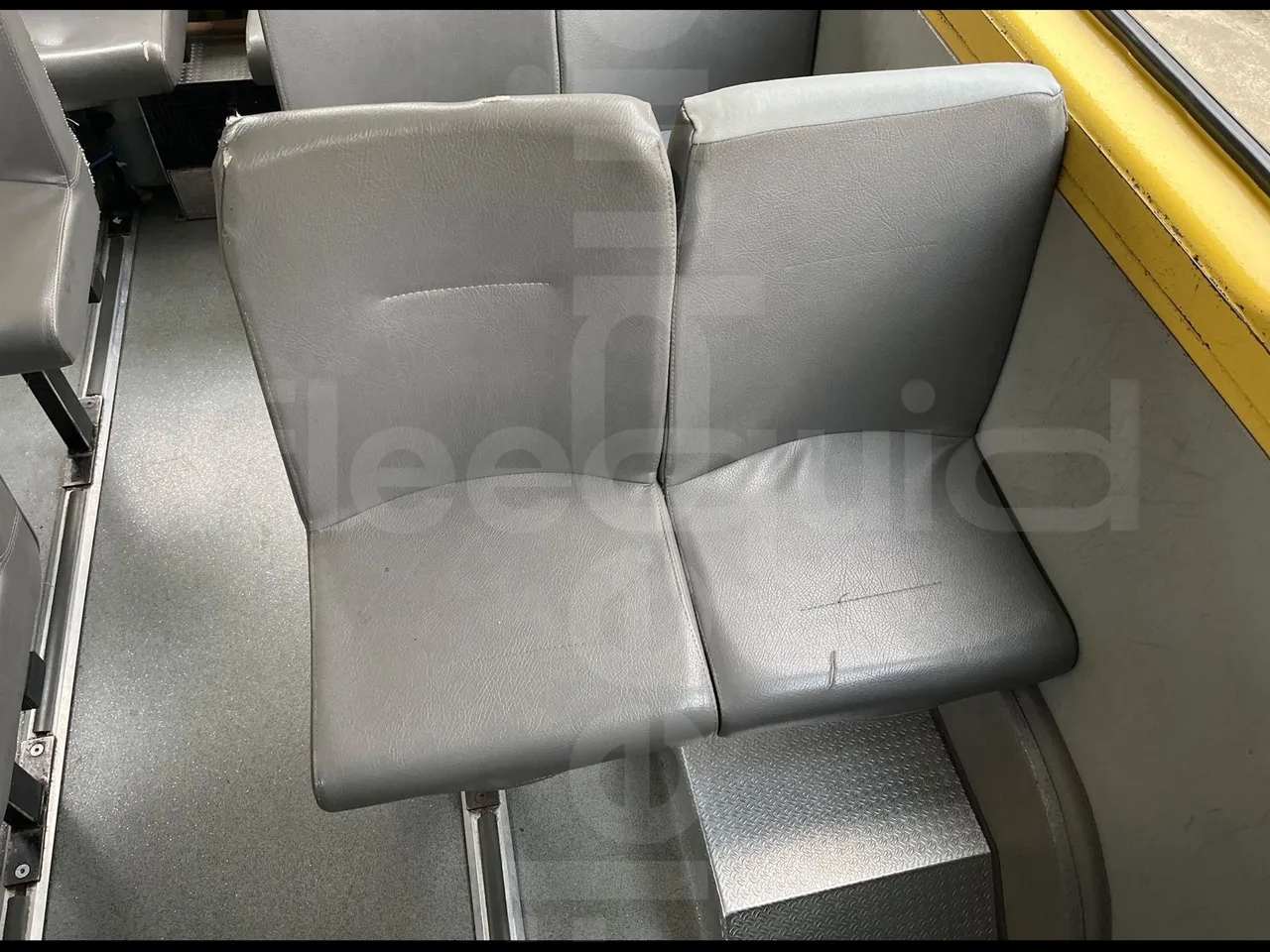 Mercedes-Benz Sprinter AGMB 413CDI - Euro 3 - 95 kW - 6.595 mt - single seat detail