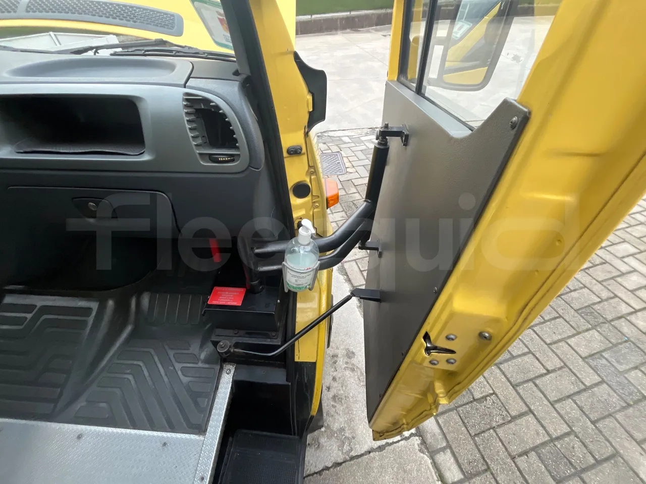 Mercedes-Benz Sprinter AGMB 413CDI - Euro 3 - 95 kW - 6.595 mt - door mechanism photo