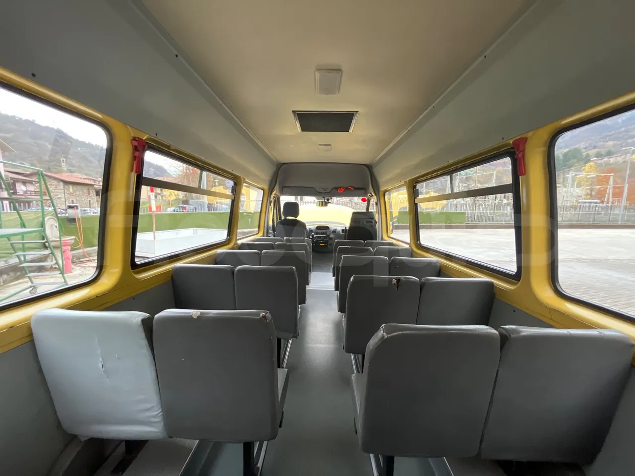 Mercedes-Benz Sprinter AGMB 413CDI - Euro 3 - 95 kW - 6.595 mt - forward view all seats last row height