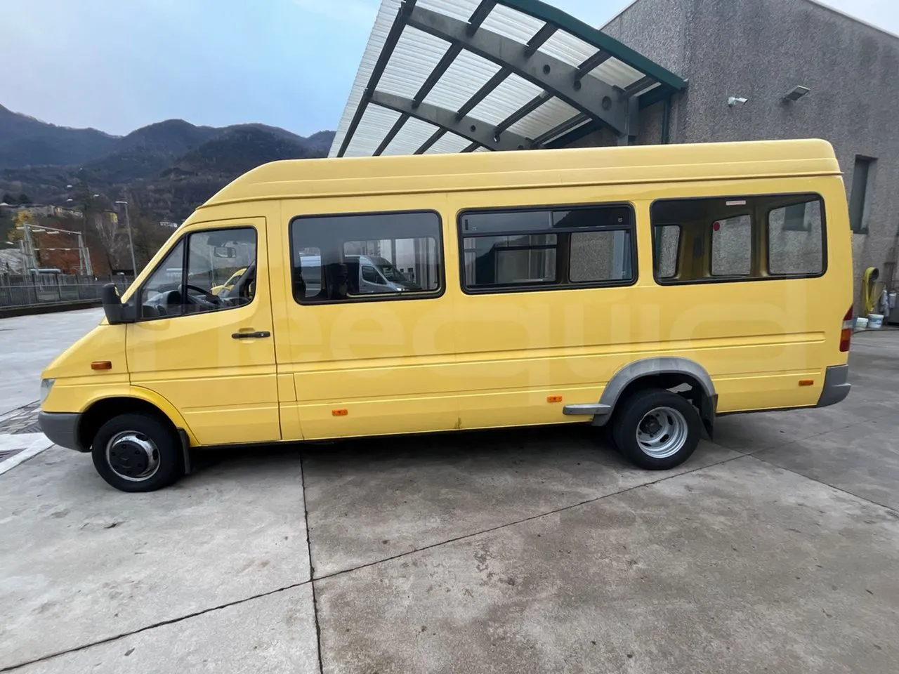 Mercedes-Benz Sprinter AGMB 413CDI - Euro 3 - 95 kW - 6.595 mt - left side photo