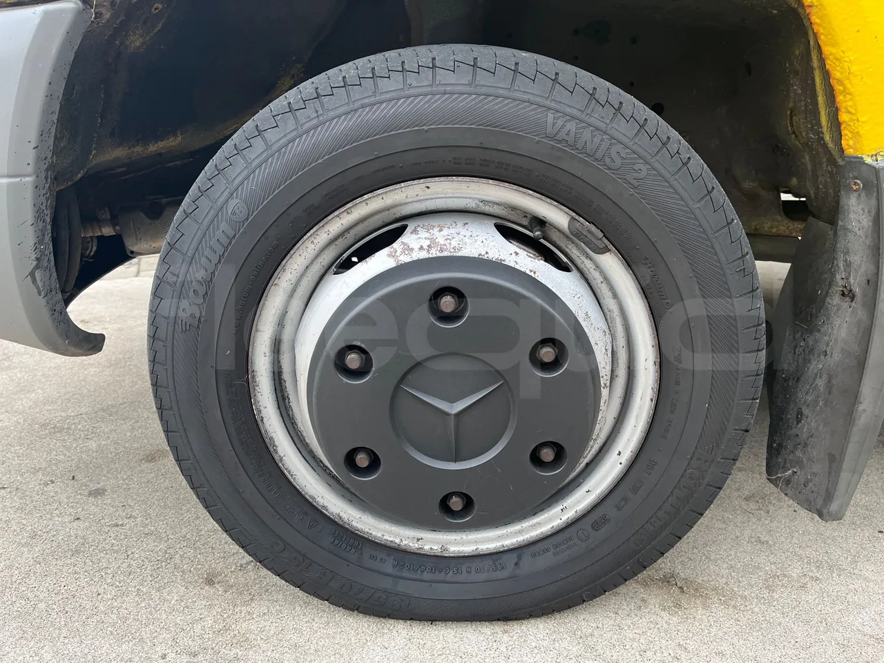 Mercedes-Benz Sprinter AGMB 413CDI - Euro 3 - 95 kW - 6.595 mt - front left tire measurements