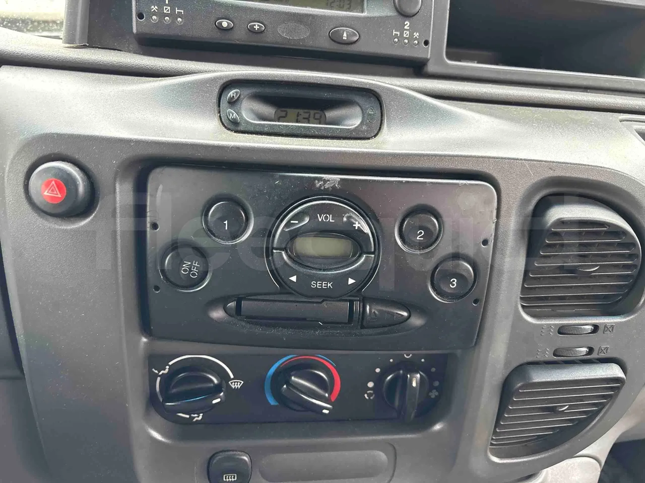 Ford Transit FCDYDOFA - Euro3 - 92kW - 6.374mt - radio accessories photo
