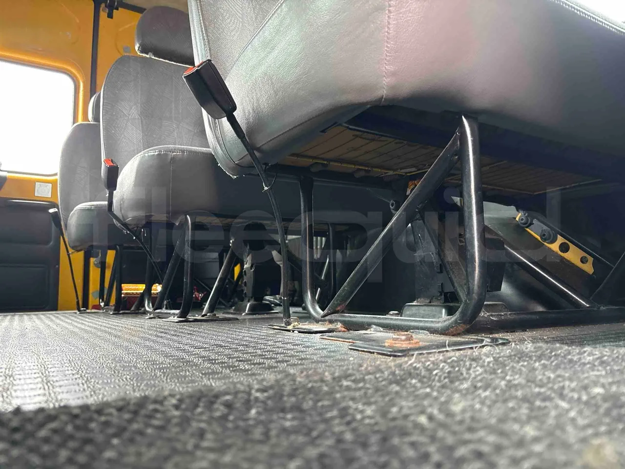 Ford Transit FCDYDOFA - Euro3 - 92kW - 6.374mt - seat brackets photo