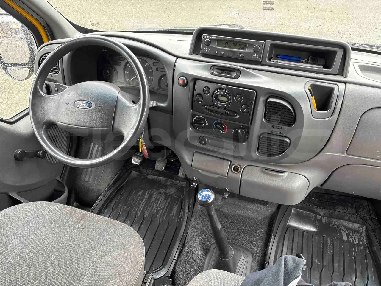 Ford Transit FCDYDOFA - Euro3 - 92kW - 6.374mt - buttons panels on