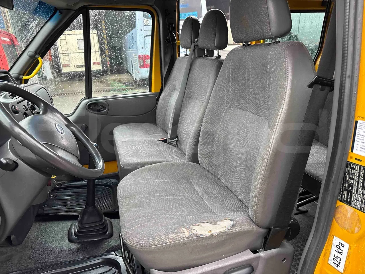 Ford Transit FCDYDOFA - Euro3 - 92kW - 6.374mt - driver's seat photo