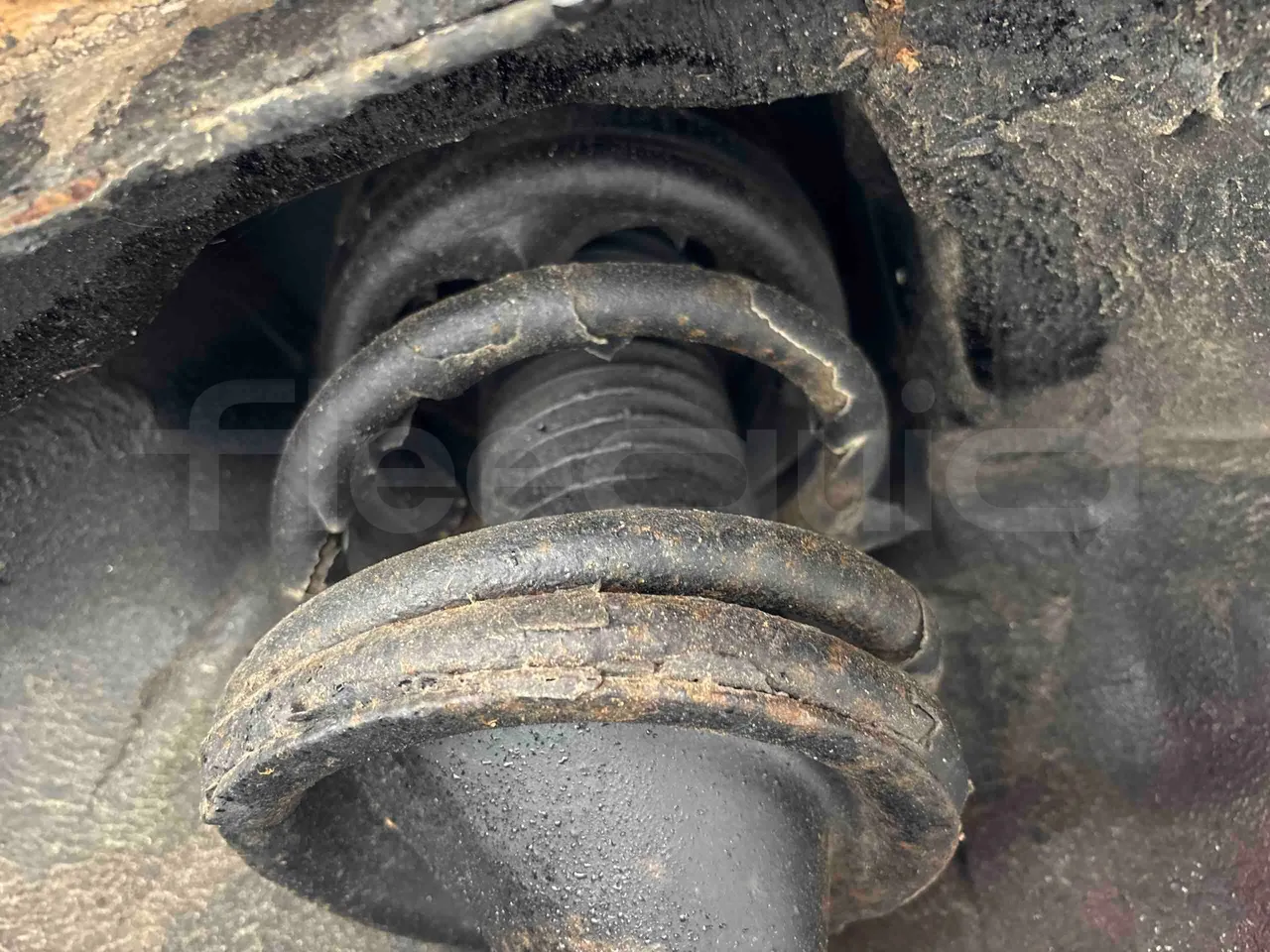 Ford Transit FCDYDOFA - Euro3 - 92kW - 6.374mt - front air springs right