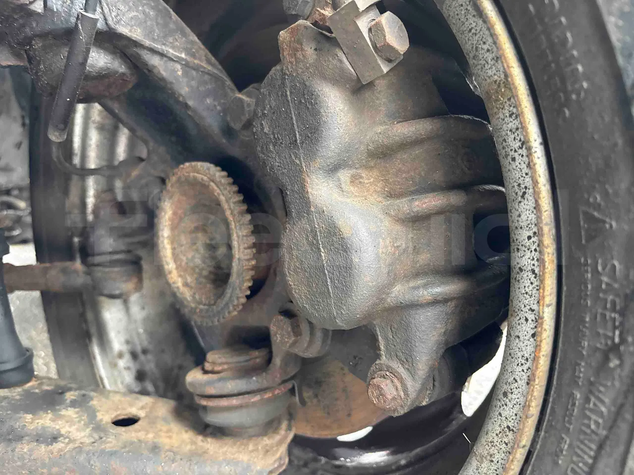 Ford Transit FCDYDOFA - Euro3 - 92kW - 6.374mt - front brake calipers left