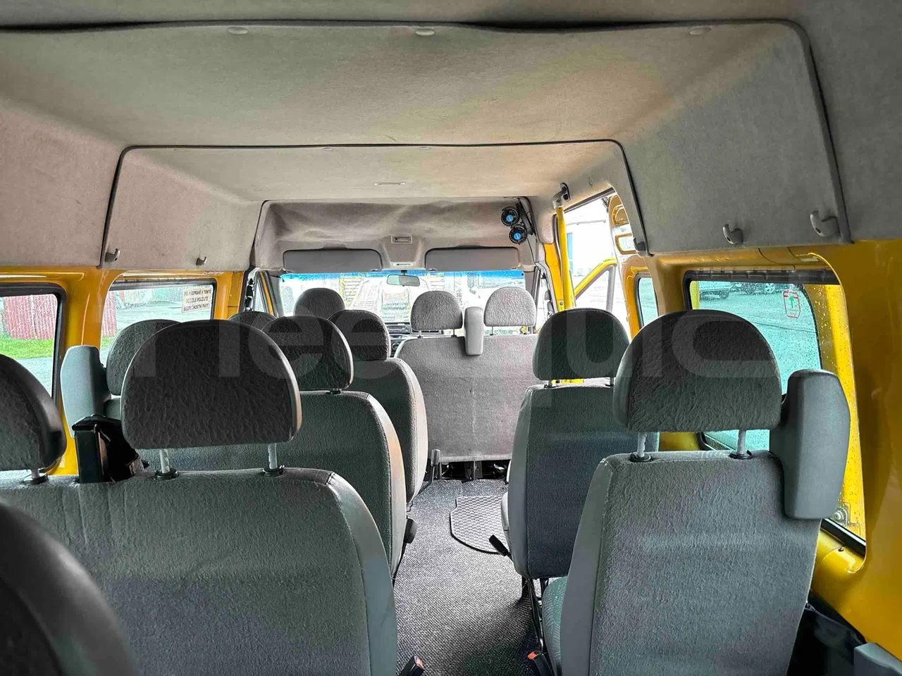 Ford Transit FCDYDOFA - Euro3 - 92kW - 6.374mt - forward view all seats last row height