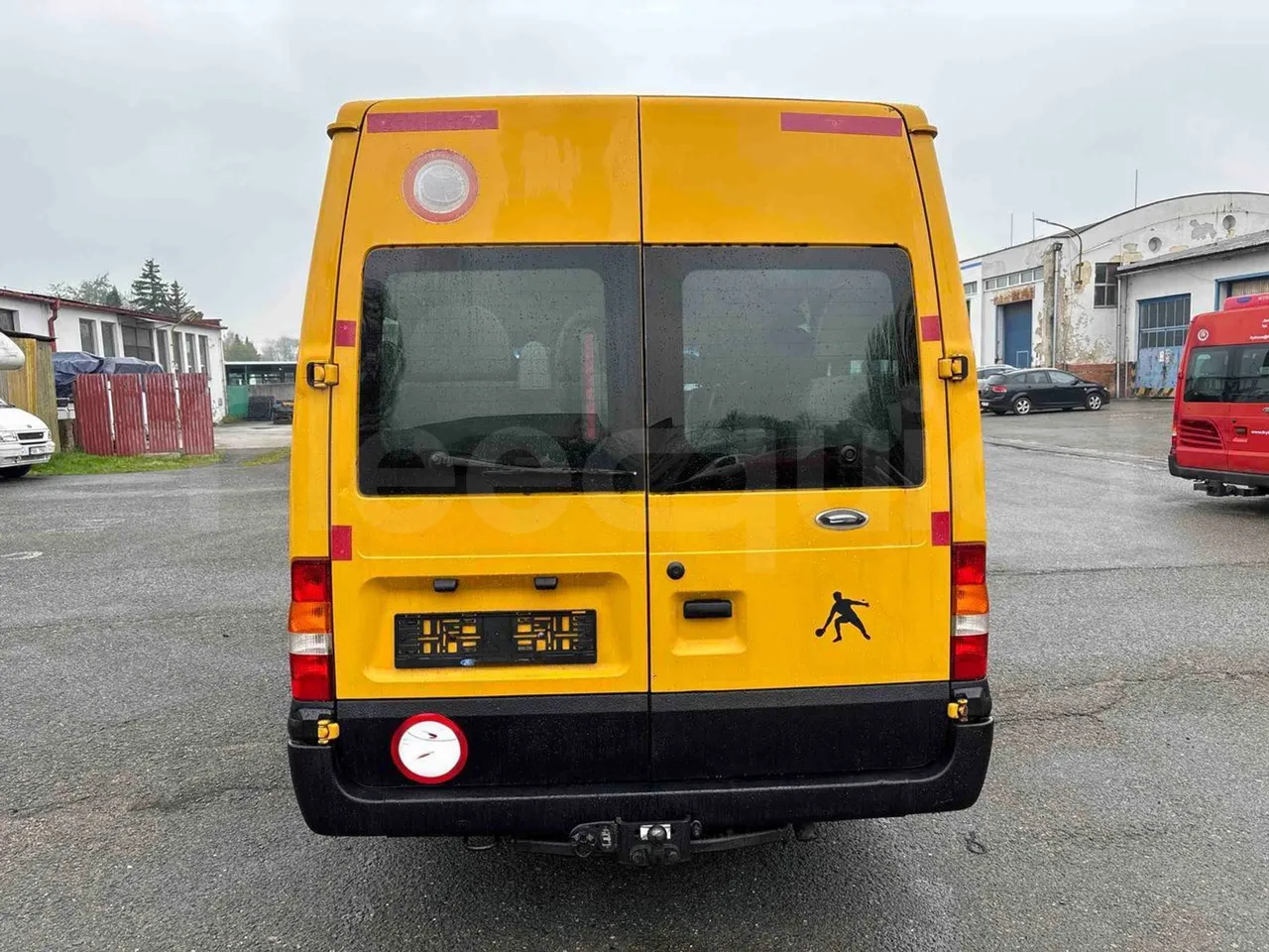 Ford Transit FCDYDOFA - Euro3 - 92kW - 6.374mt - rear hatch closed