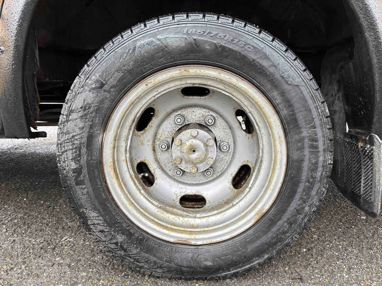Ford Transit FCDYDOFA - Euro3 - 92kW - 6.374mt - rear left tire photo