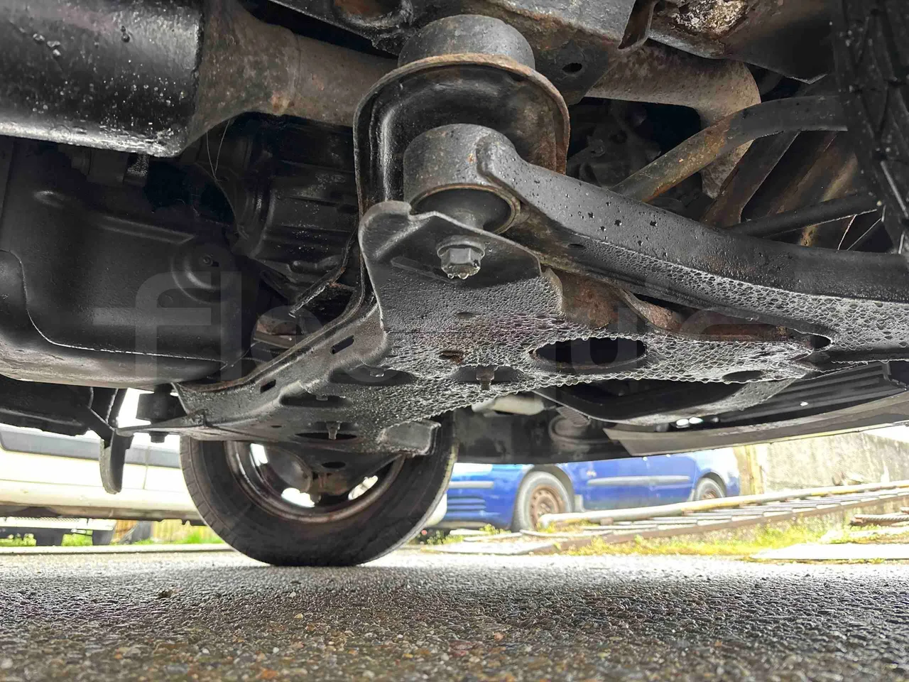 Ford Transit FCDYDOFA - Euro3 - 92kW - 6.374mt - front axle right side