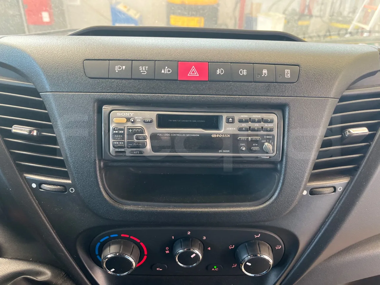 Iveco Daily 50C14N - EUR6 - 100kW - 7.729m - onboard devices 2