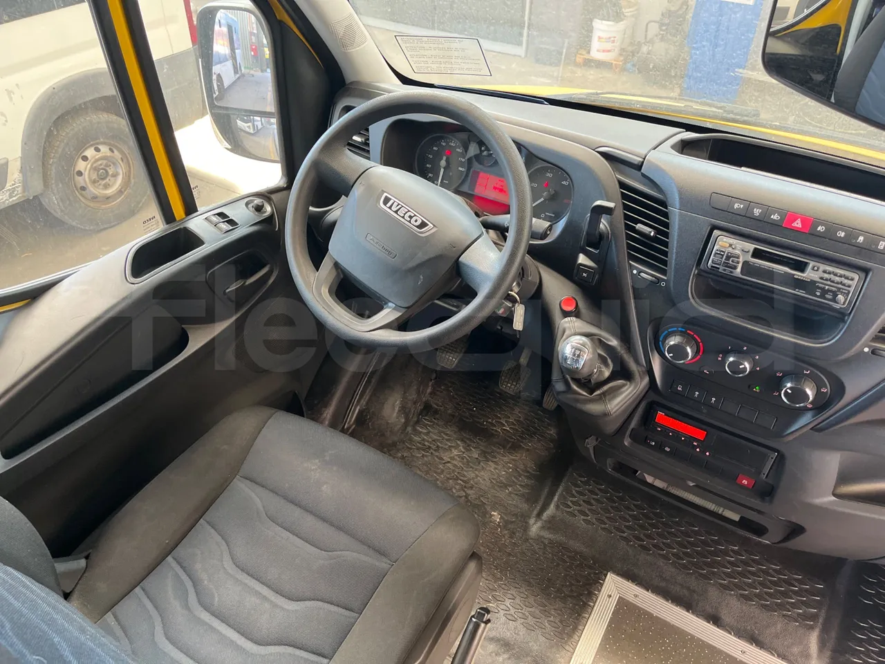 Iveco Daily 50C14N - EUR6 - 100kW - 7.729m - buttons panels on (mandatory for bus to scrap)