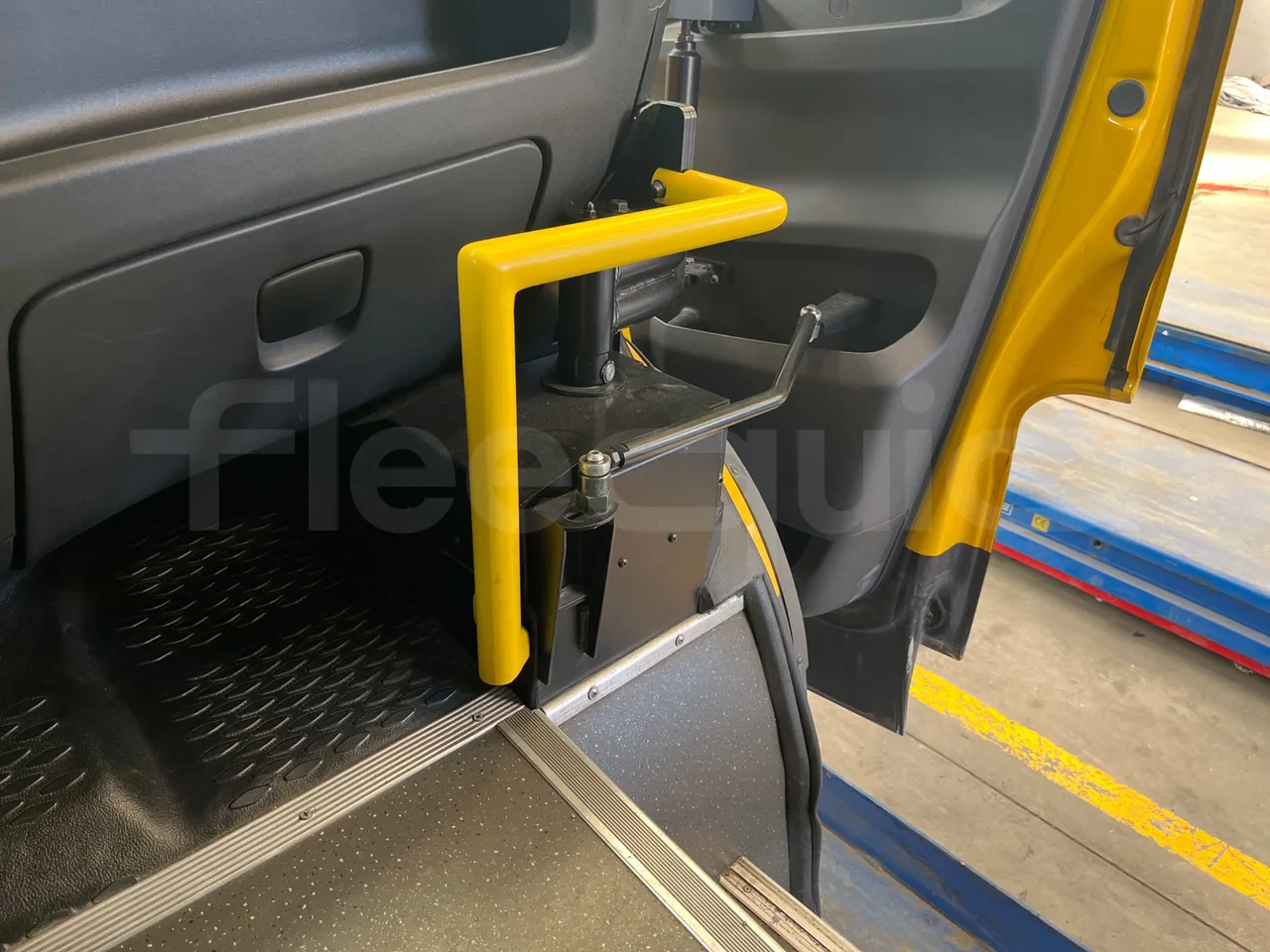 Iveco Daily 50C14N - EUR6 - 100kW - 7.729m - door mechanism photo