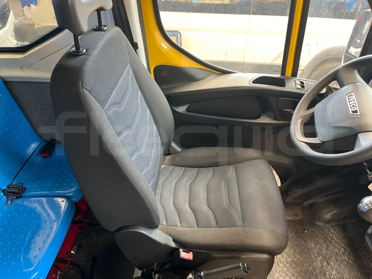 Iveco Daily 50C14N - EUR6 - 100kW - 7.729m - driver's seat photo (mandatory for bus to scrap)