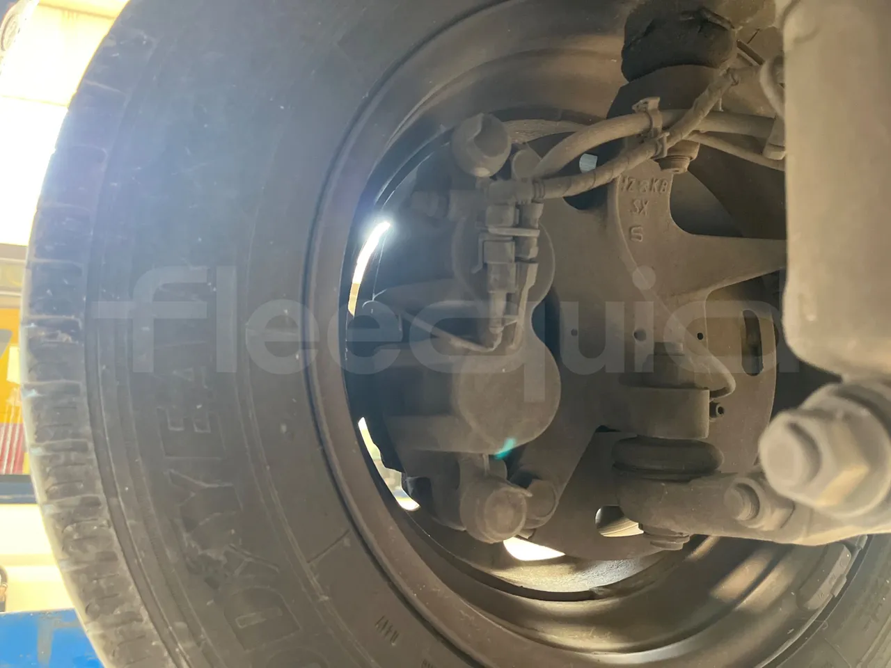 Iveco Daily 50C14N - EUR6 - 100kW - 7.729m - front brake calipers left