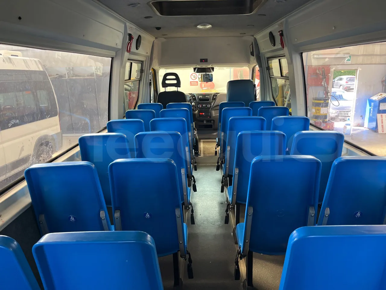 Iveco Daily 50C14N - EUR6 - 100kW - 7.729m - forward view all seats last row height