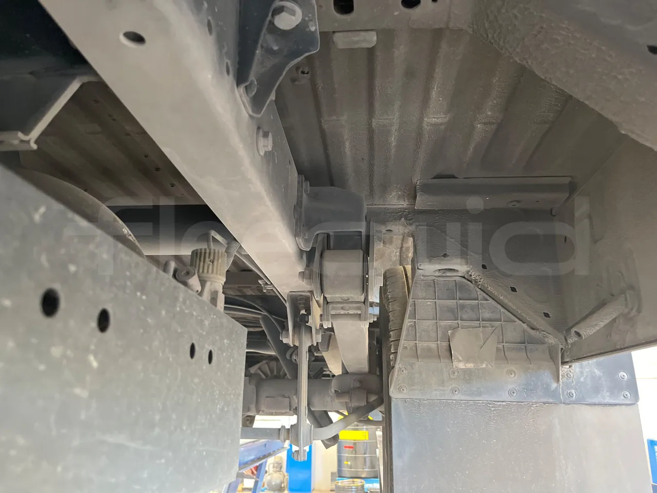 Iveco Daily 50C14N - EUR6 - 100kW - 7.729m - axel 2 leaf spring right