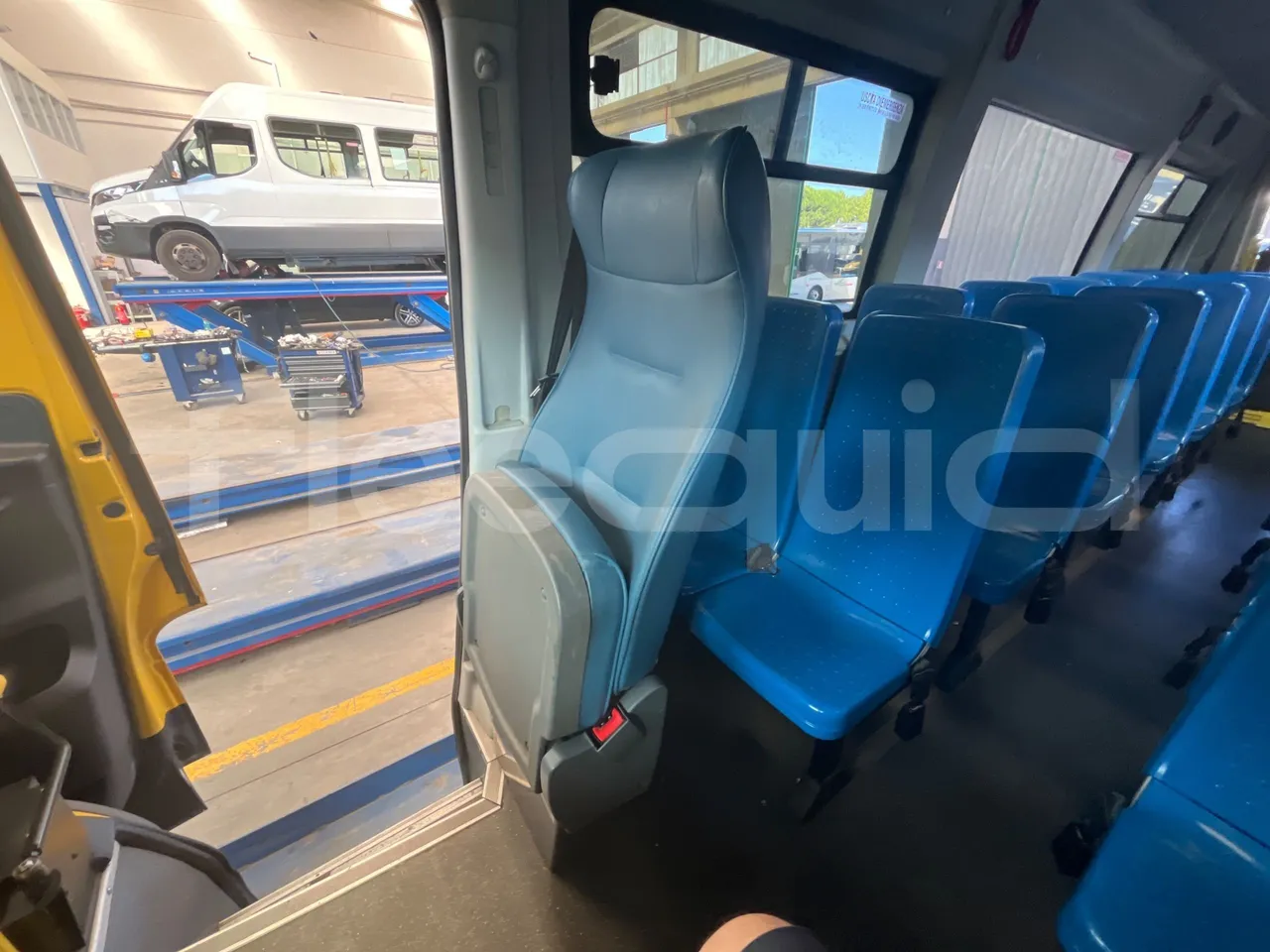 Iveco Daily 50C14N - EUR6 - 100kW - 7.729m - hostess seat photo