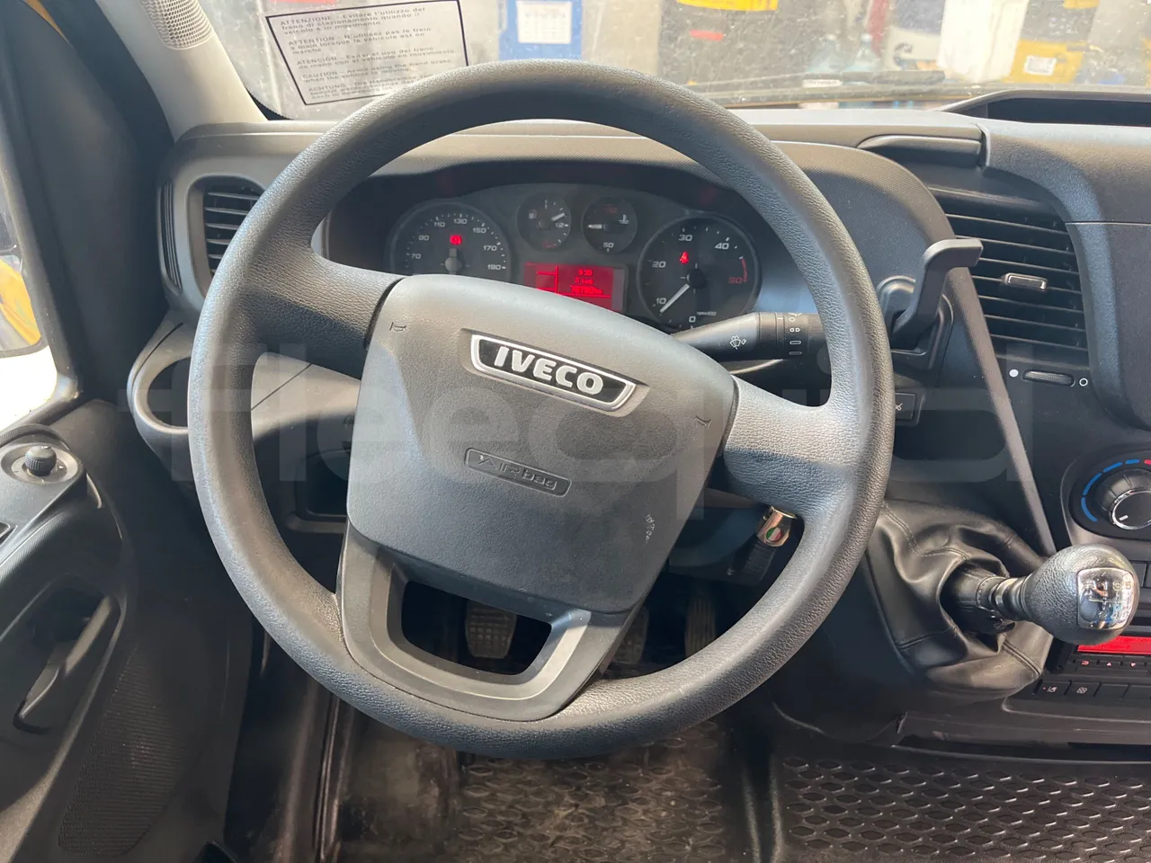 Iveco Daily 50C14N - EUR6 - 100kW - 7.729m - steering wheel photo