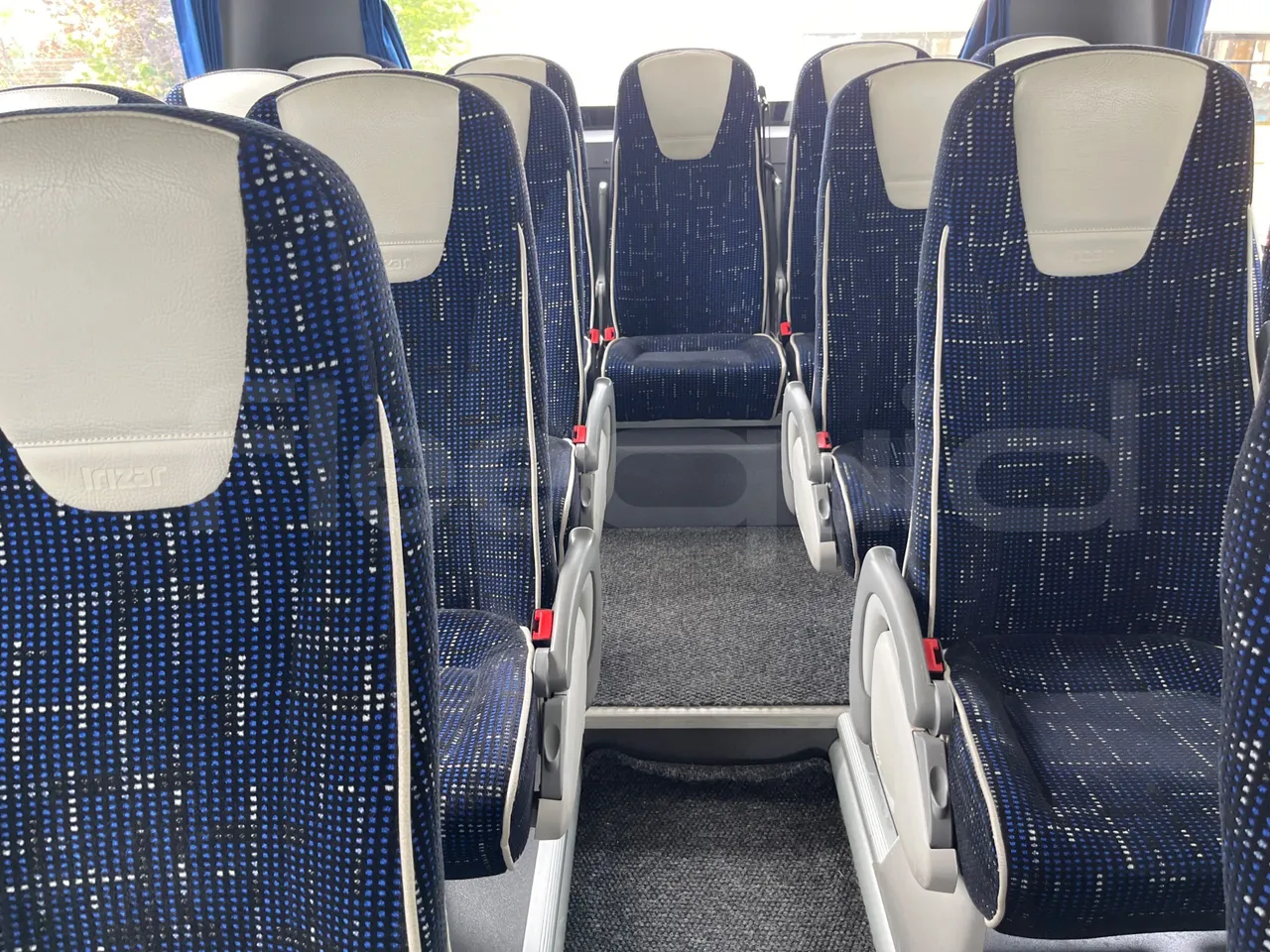 Irizar Daf - floor hatches photo