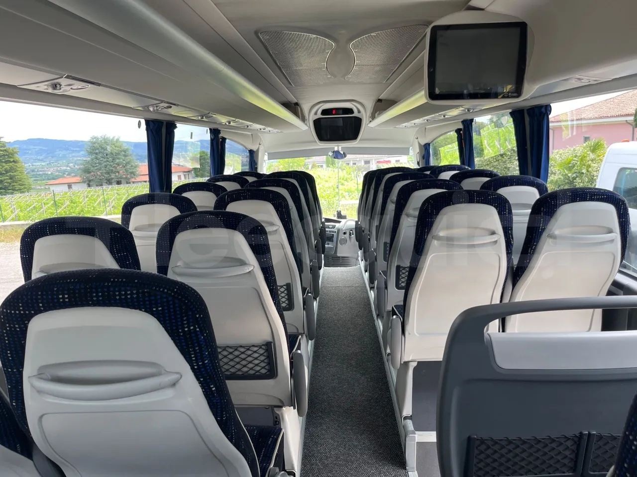 Irizar Daf - forward view middle aisle